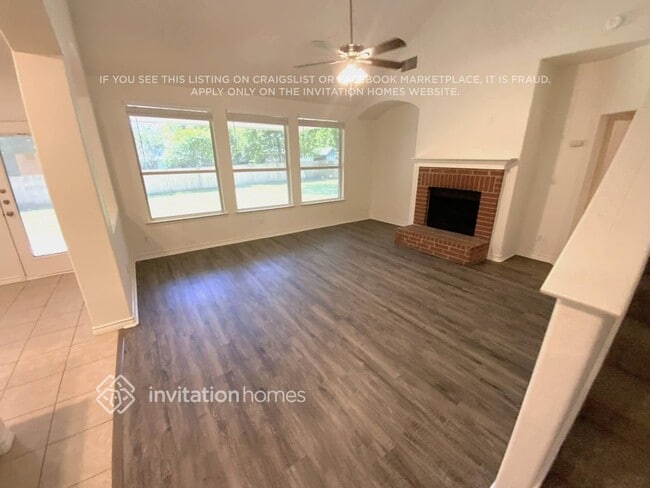 Photo - 700 Bur Oak Dr