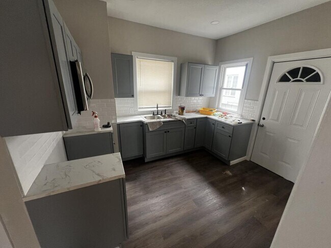 Photo - 193 Reynolds St