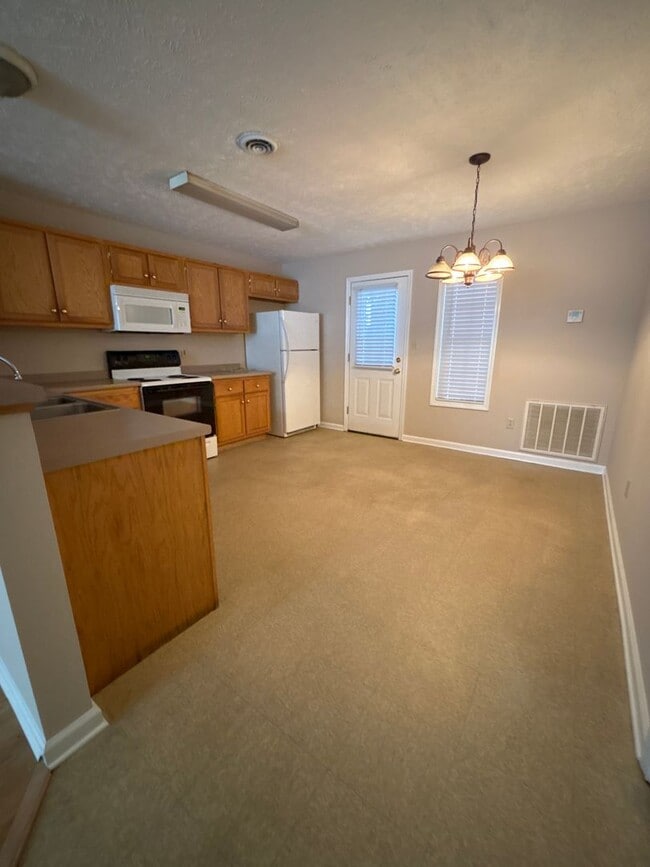 286 Foxworth Dr Unit B