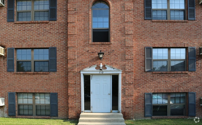 Miami Hills Apartments