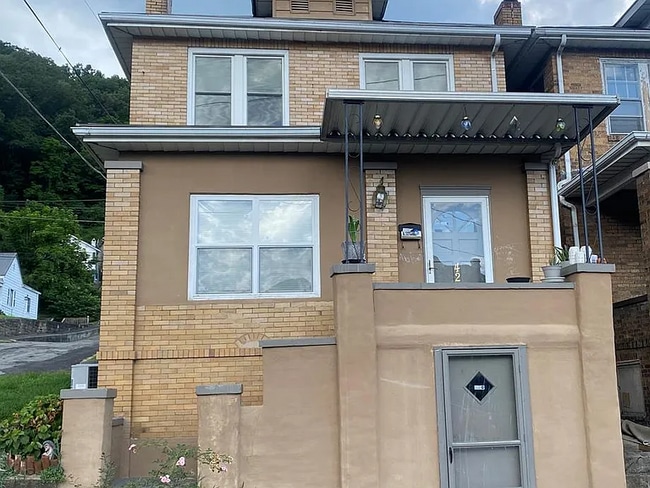 Building Photo - 42 W 6th Ave