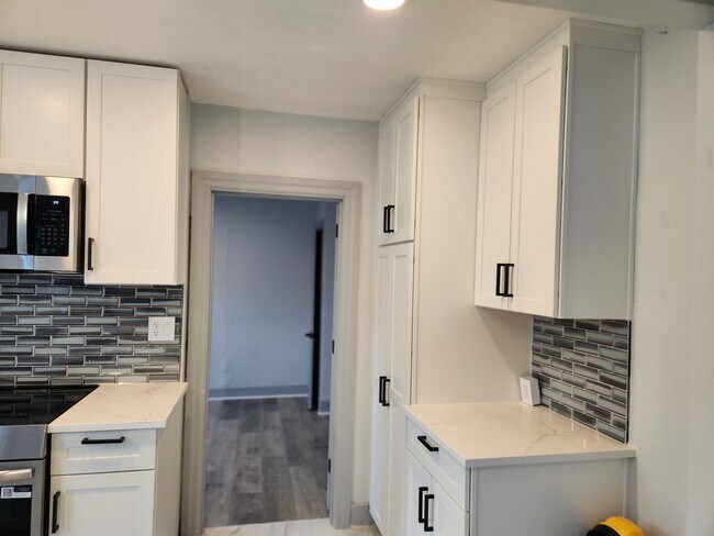 320 W Main St Unit 3