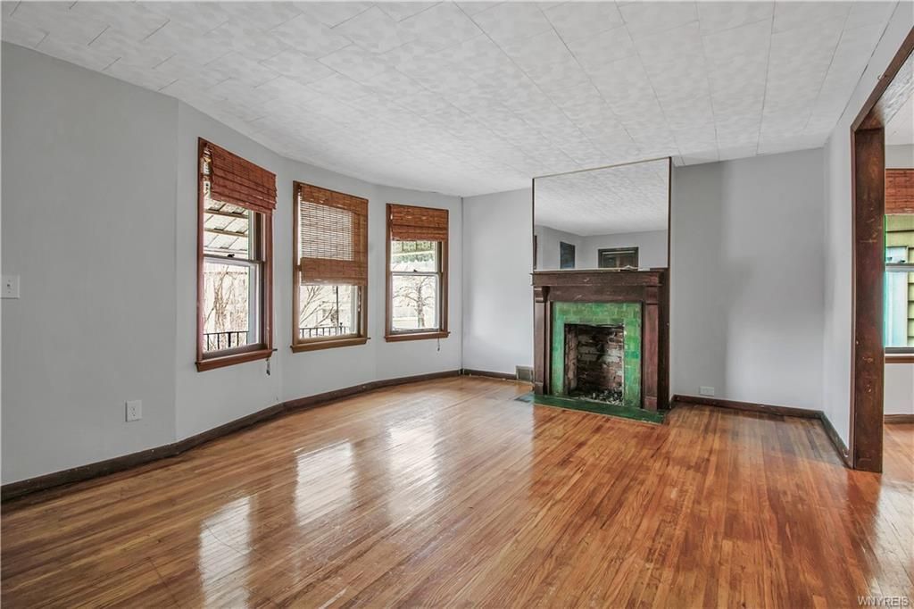 Photo - 374 Baynes St