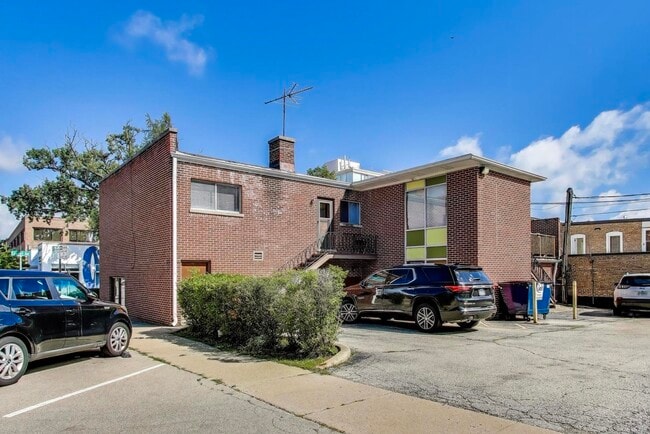 Building Photo - 1717 2nd St Unit 2W Rental