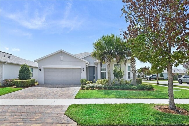 Building Photo - 10550 SW Captiva Dr