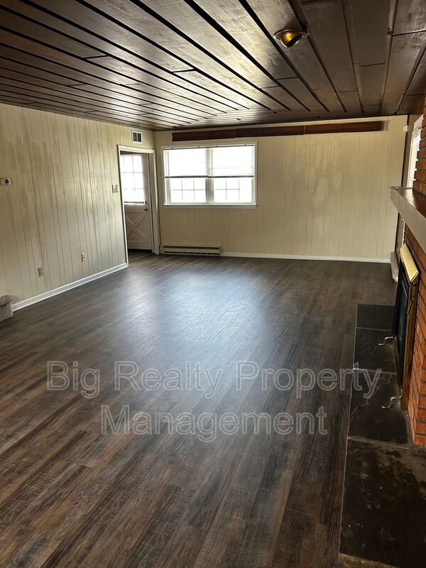 Photo - 88 N Main St