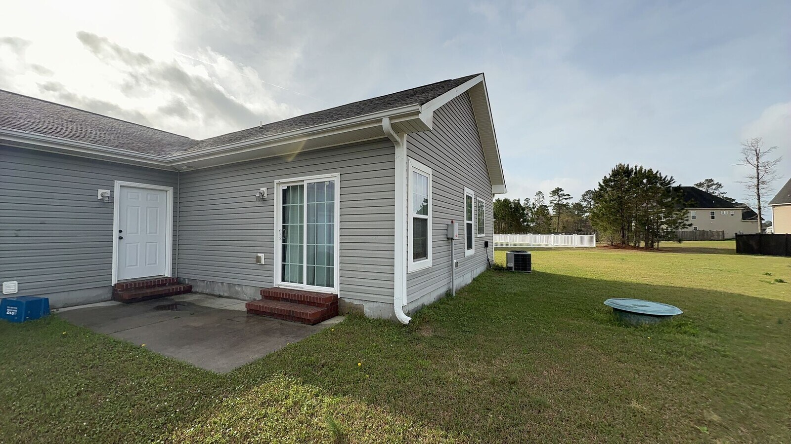 Photo - Beautiful 3 bedroom, 2 bath House