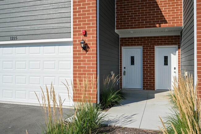 1215 Gillespie Ln