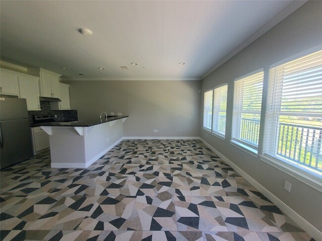 Photo - 501 E Davis St Unit 2