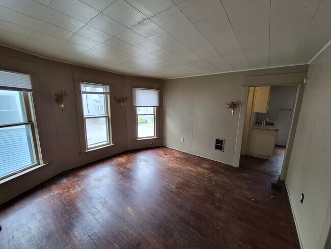 Photo - 170 Marion Ave Unit 3