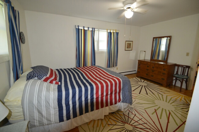 Photo - 28 Merton Rd Unit Rear