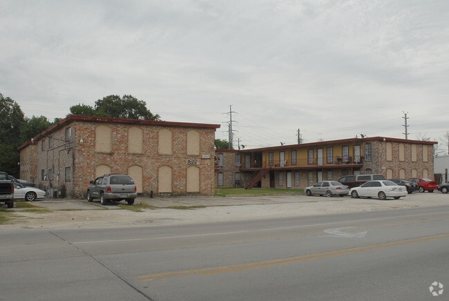 Photo - Jacinto Oaks Apartments