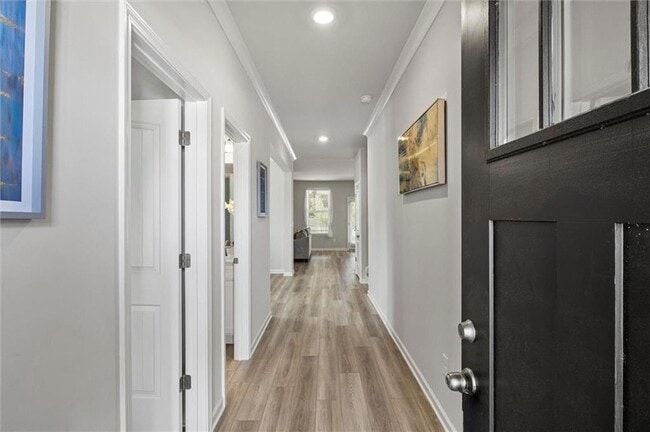 Photo - 213 Chiswick Lp