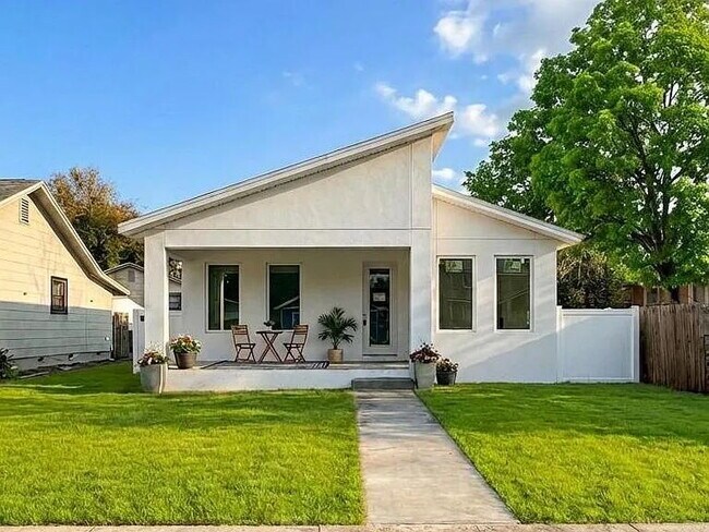 Building Photo - Brand-New St. Pete Home | Modern Coastal Living Near Downtown