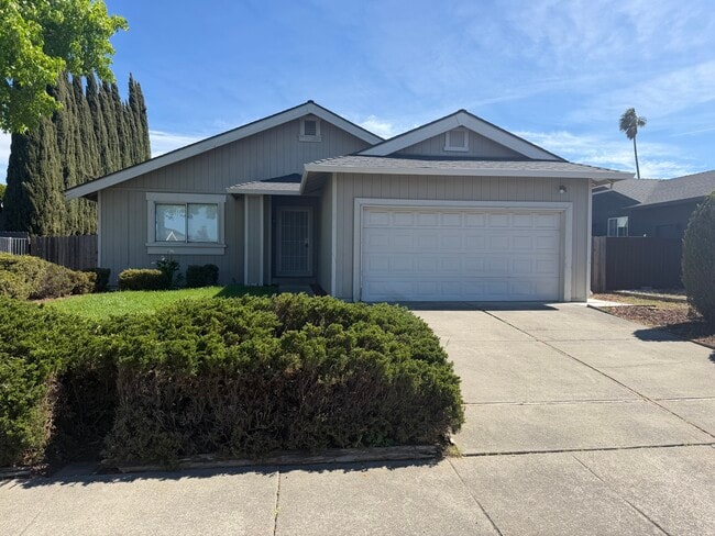 Building Photo - 807 Emperor Dr