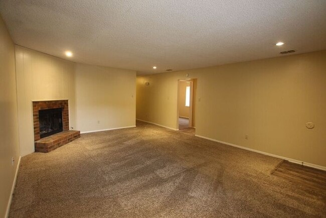 Photo - Adorable 3 Bedroom Duplex in Tyler