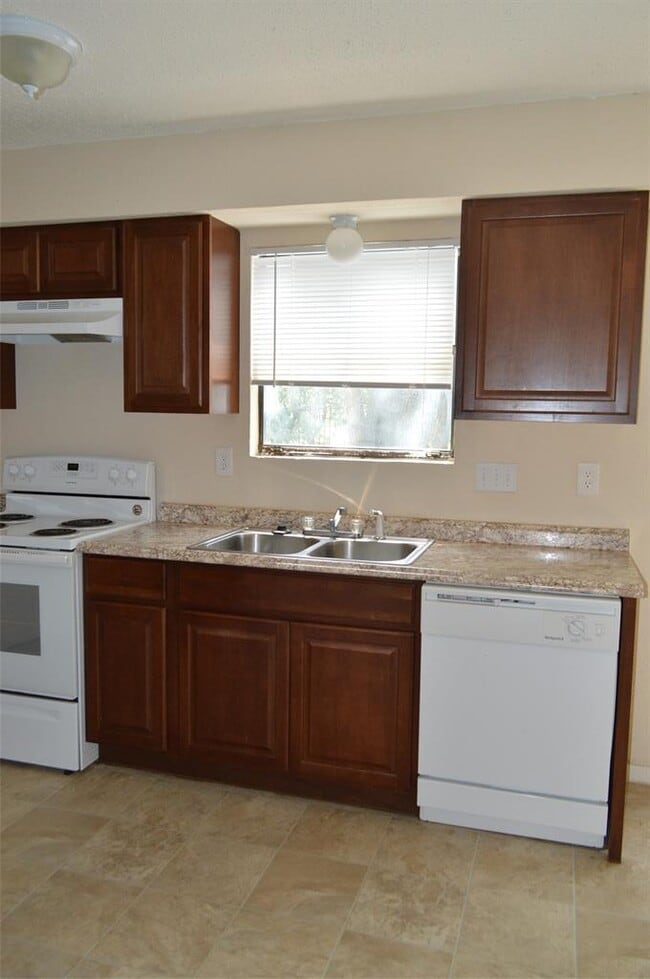 Photo - 9023 Sawtooth Ln