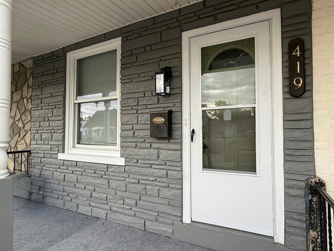 Photo - 419 E Frankford St