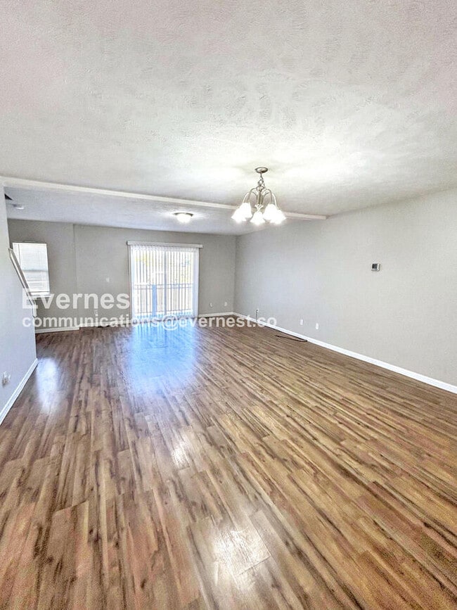 Photo - 4072 Cedar Ave