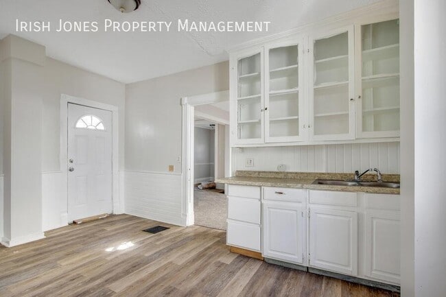Photo - 222 W Ferry St