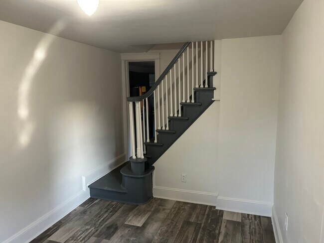 Photo - 625 Merchant St