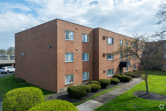 Mayland Manor Apartments - Mayland Manor Apartments