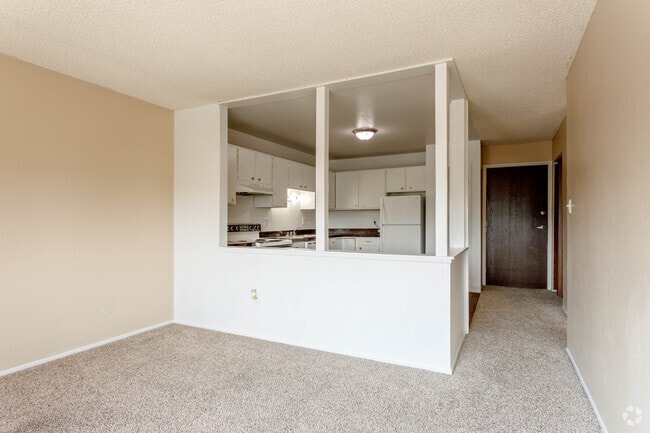 1BR, 1BA - 636SF