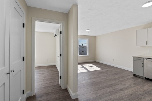 Photo - 472 Essex St Unit 103