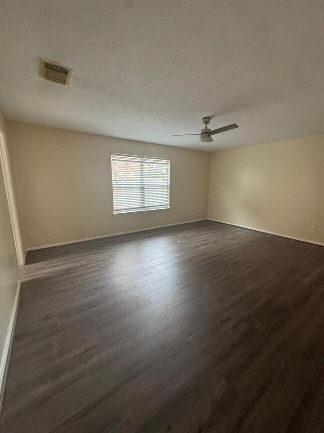 Photo - 6830 Silver Shores Ln