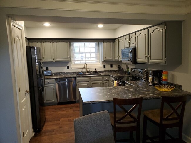 Photo - 3 bd, 2.5 ba Village South condo, great so...