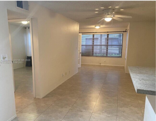 Photo - 2946 S University Dr Unidad 7110