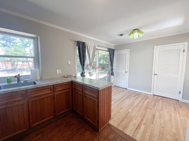 Photo - 3730 Forest Glen Dr