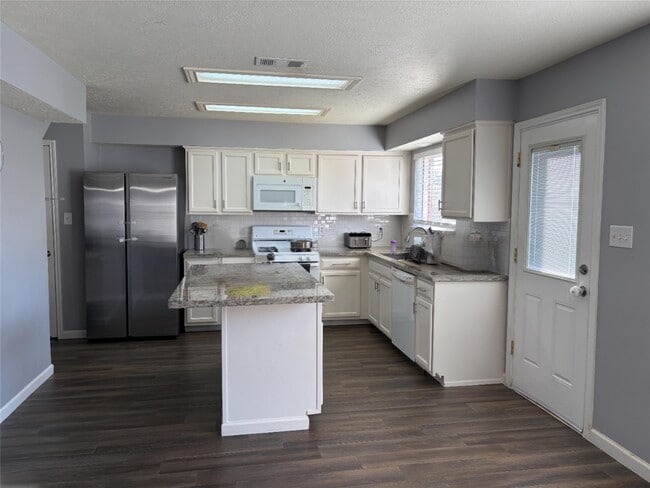 Photo - 7231 Brockington Dr