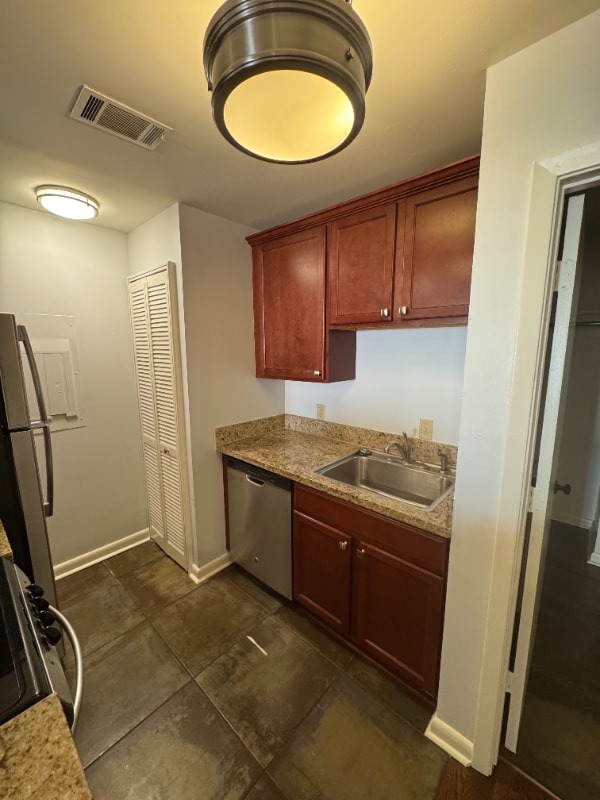 Photo - 518 E 7th St Unidad 17