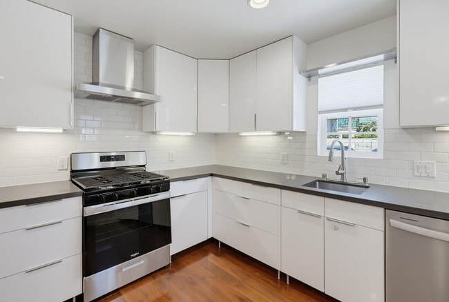 Photo - 1470 Rosecrans St Unit 2