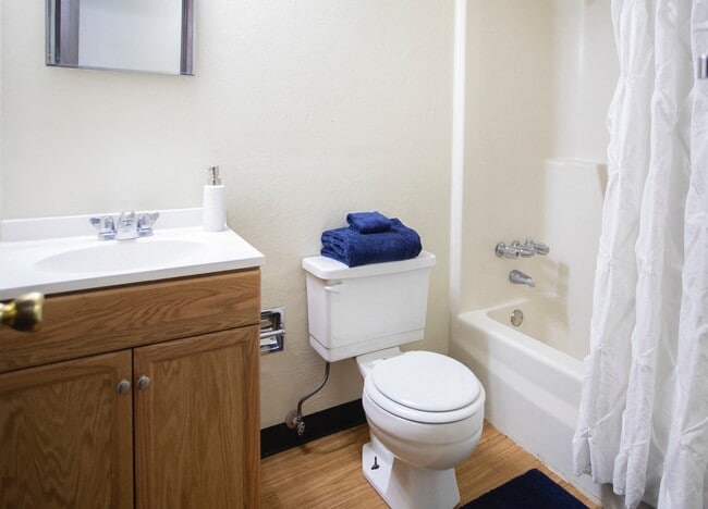Photo - Center Grove Apartments