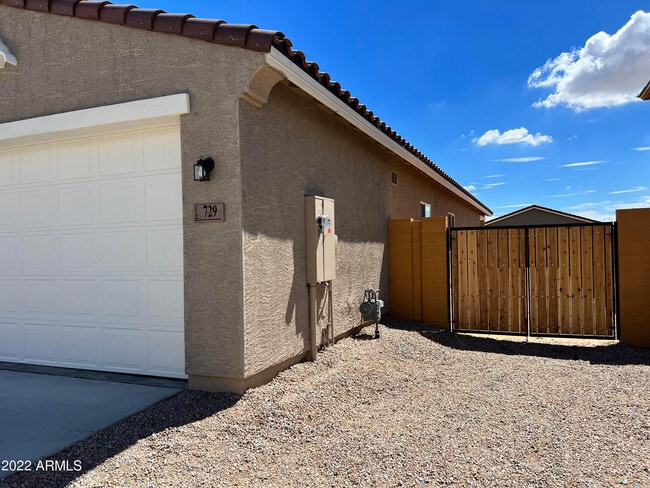 Photo - 729 E Diamond Dr
