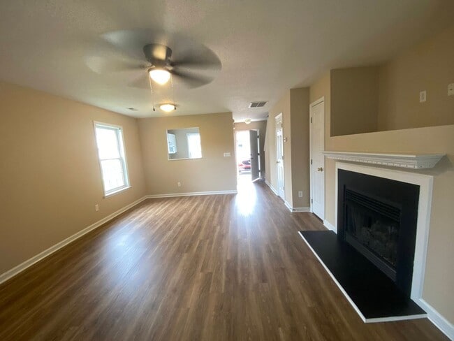 Photo - 2 bedroom duplex in Raleigh with ALL the a...