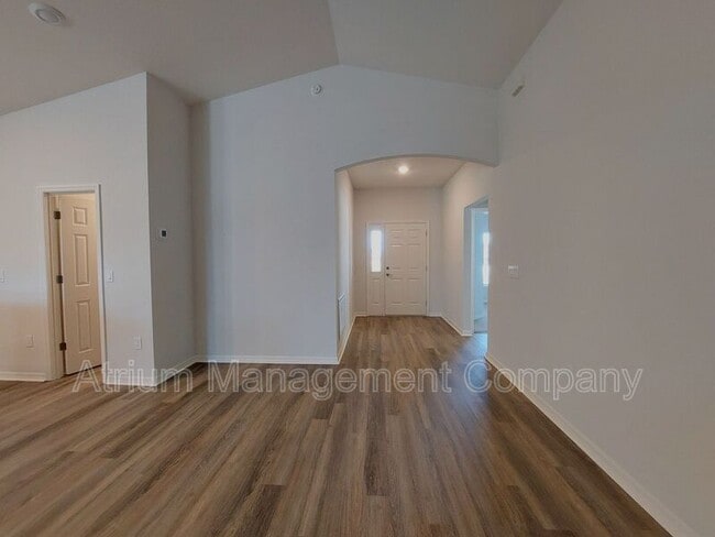 Photo - 1234 Cascade Dr