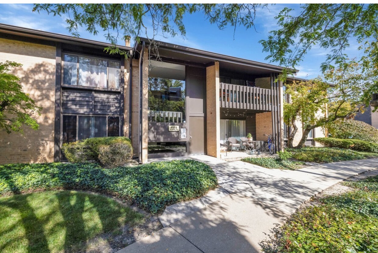 Photo - 6153 Knoll Way Dr (Willowbrook, IL)