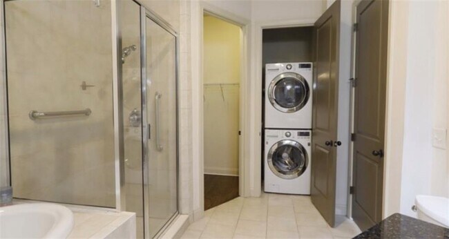 Photo - 360 Chambers St Unidad 405