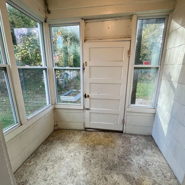 Photo - 201 E 6th St Unit A