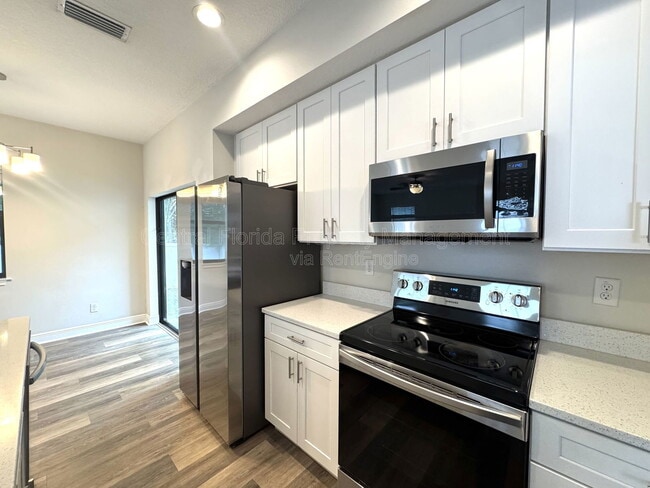 Photo - 2865 Mayer St