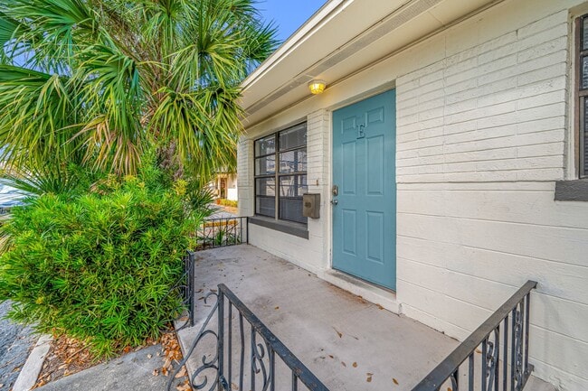 Photo - Kenwood Villas