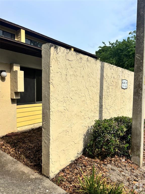 Building Photo - 2508 SW 35th Pl Unit B10 Rental