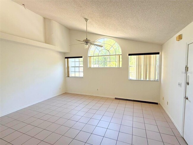 Photo - 2000 Royal Bay Blvd Unidad 132