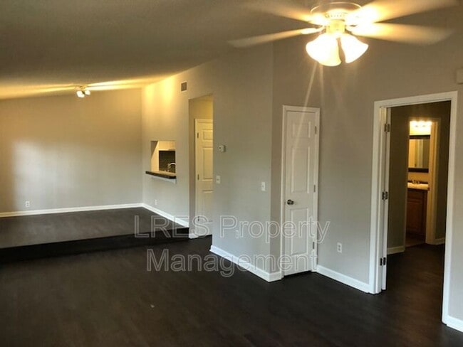 Photo - 1406 Northlake Dr