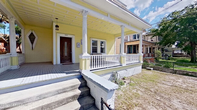 Photo - 343 7th St W
