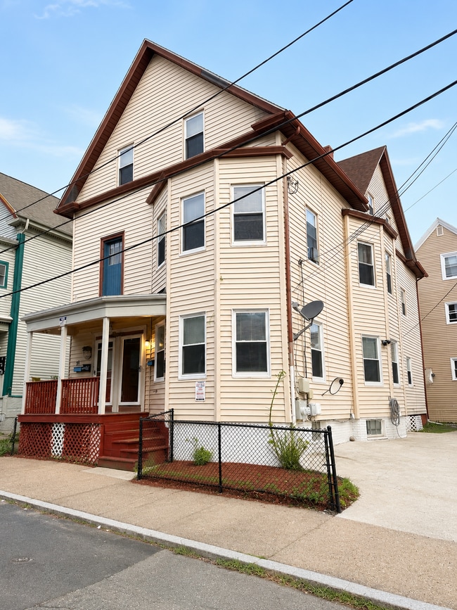 Building Photo - 19 Emmett St Unit 1