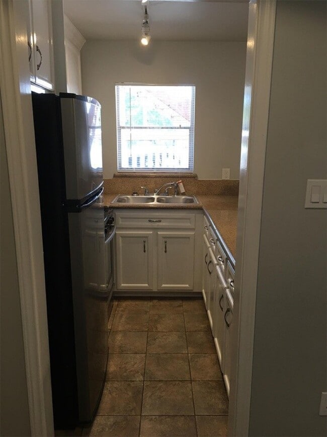 Photo - 2801 Carrolton St Unit 7